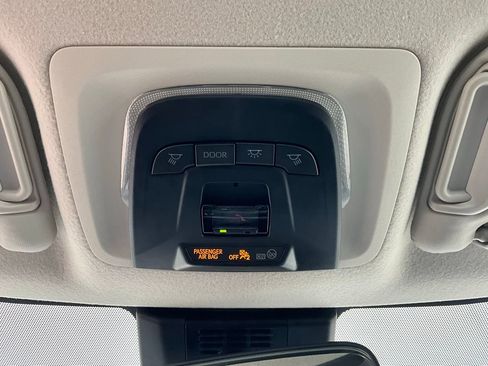 Used 2025 Toyota Corolla LE image 16