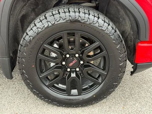 Used 2024 GMC Sierra 1500 Elevation AWD/4WD image 7