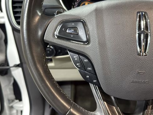 Used 2017 Lincoln MKX Select w/ Select Plus Package image 17