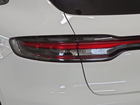 Used 2022 Porsche Macan AWD/4WD image 33