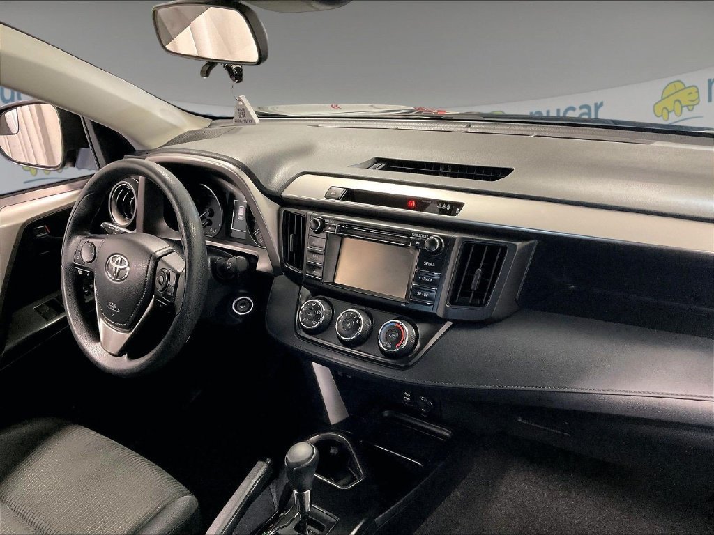 Used 2017 Toyota RAV4 LE AWD/4WD image 14