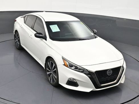 Used 2019 Nissan Altima 2.5 SR FWD image 17
