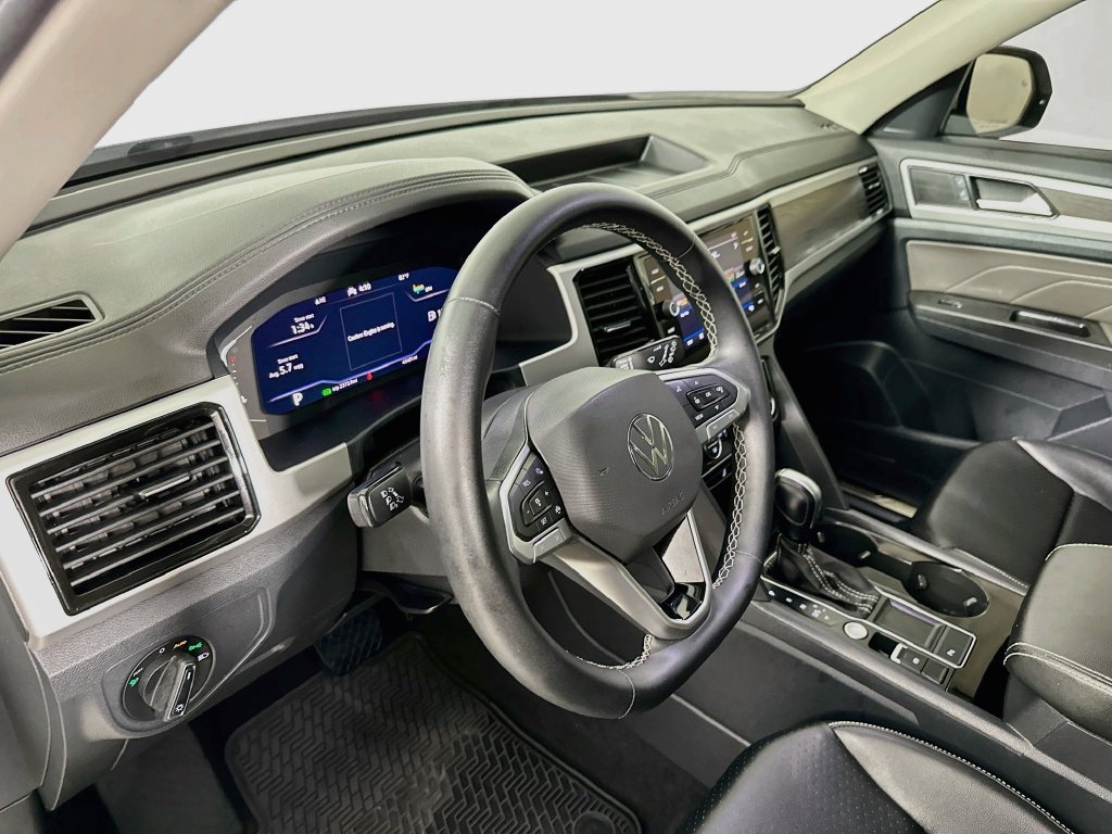 Used 2022 Volkswagen Atlas SE w/ Panoramic Sunroof Package FWD image 11