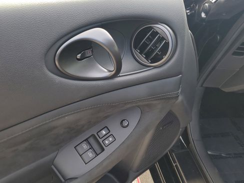 Used 2024 Nissan Z NISMO w/ Floor Mat Package image 12