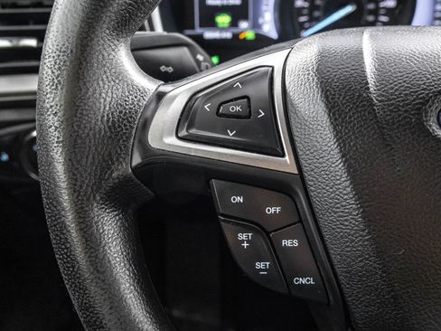Used 2018 Ford Fusion SE FWD image 24