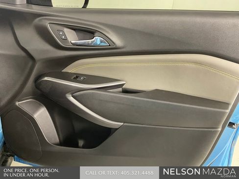Used 2025 Chevrolet Trax ACTIV w/ Sunroof Package FWD image 22