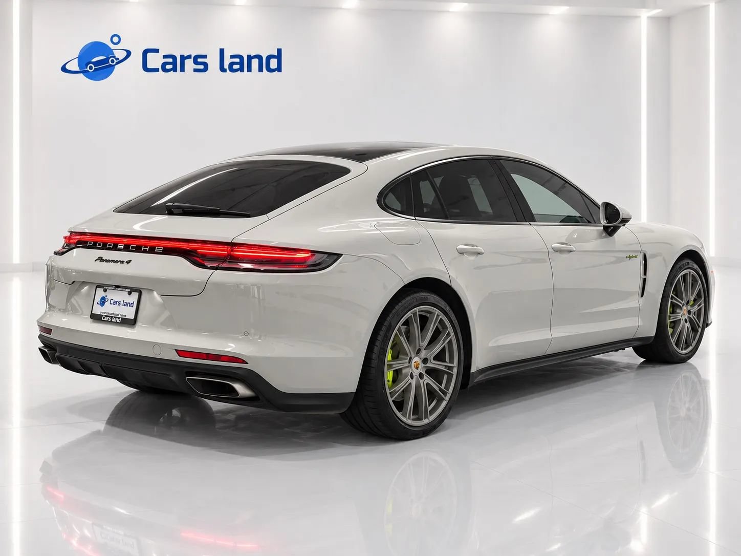 Used 2022 Porsche Panamera 4 w/ Premium Package AWD/4WD image 3