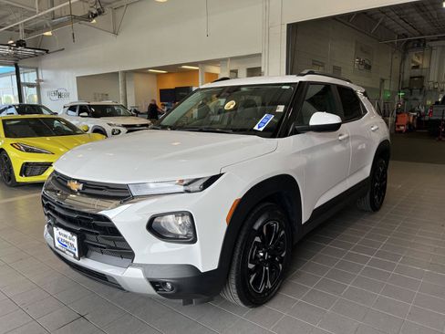 Used 2023 Chevrolet TrailBlazer LT FWD image 4