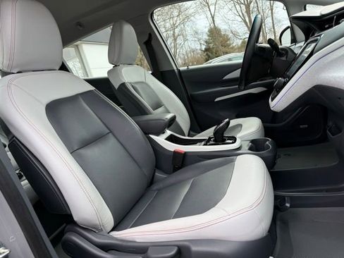Used 2020 Chevrolet Bolt Premier w/ Infotainment Package image 16