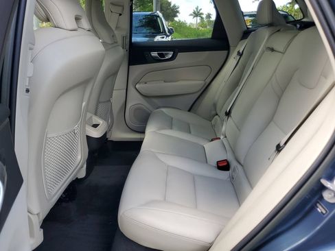 Certified 2023 Volvo XC60 B5 Core w/ Climate Package FWD image 11