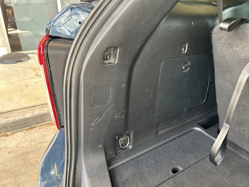 Used 2020 Ford Explorer XLT image 35