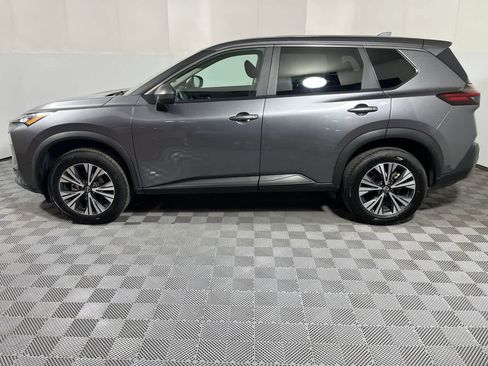 Used 2023 Nissan Rogue SV image 5