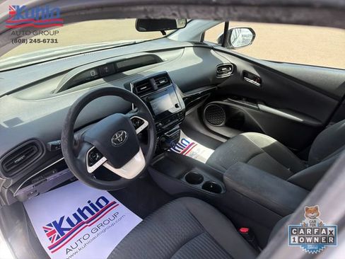 Used 2018 Toyota Prius Two FWD image 11