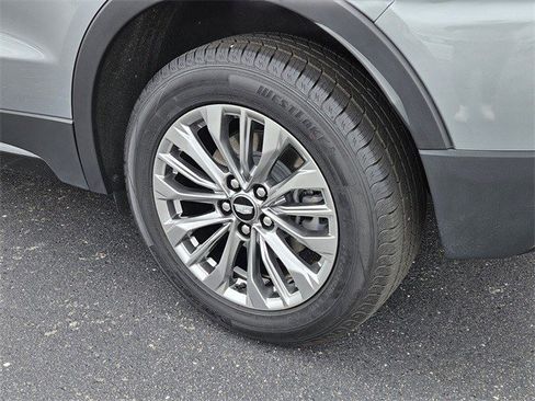 Certified 2024 Cadillac XT4 Premium Luxury image 7