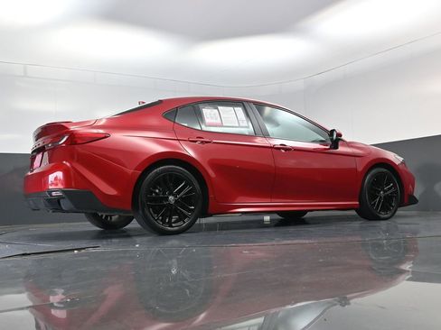 Used 2025 Toyota Camry SE FWD image 16