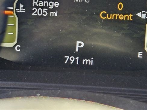 Used 2025 Jeep Gladiator Mojave w/ Convenience Group image 34