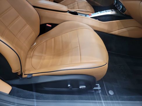 Used 2017 Ferrari California T RWD image 7