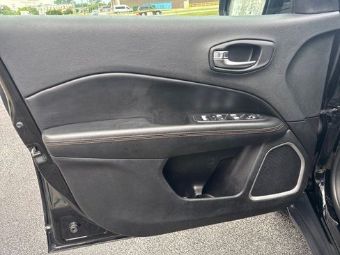 Used 2019 Jeep Compass Limited AWD/4WD image 14