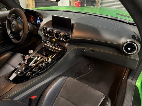 Used 2018 Mercedes-Benz AMG GT R image 21