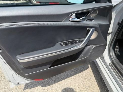 Used 2020 Kia Stinger GT2 image 18