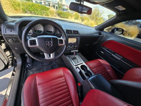 Used 2013 Dodge Challenger R/T RWD image 19