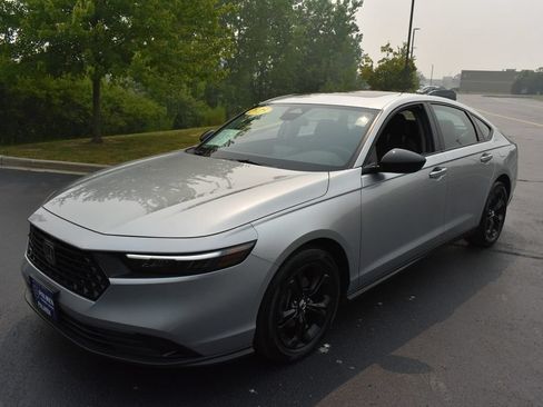 Used 2025 Honda Accord SE image 10