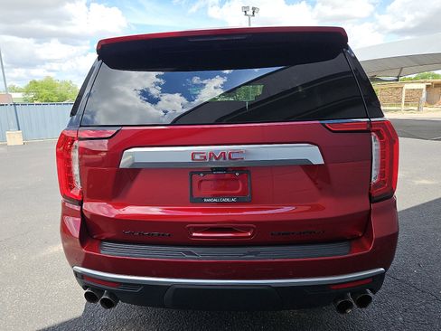 Used 2024 GMC Yukon Denali w/ Advanced Technology Package AWD/4WD image 4