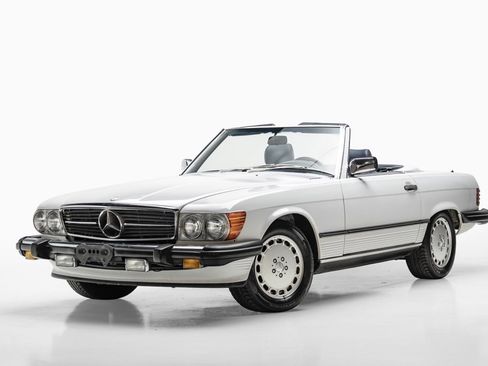 Used 1988 Mercedes-Benz 560 SL image 4