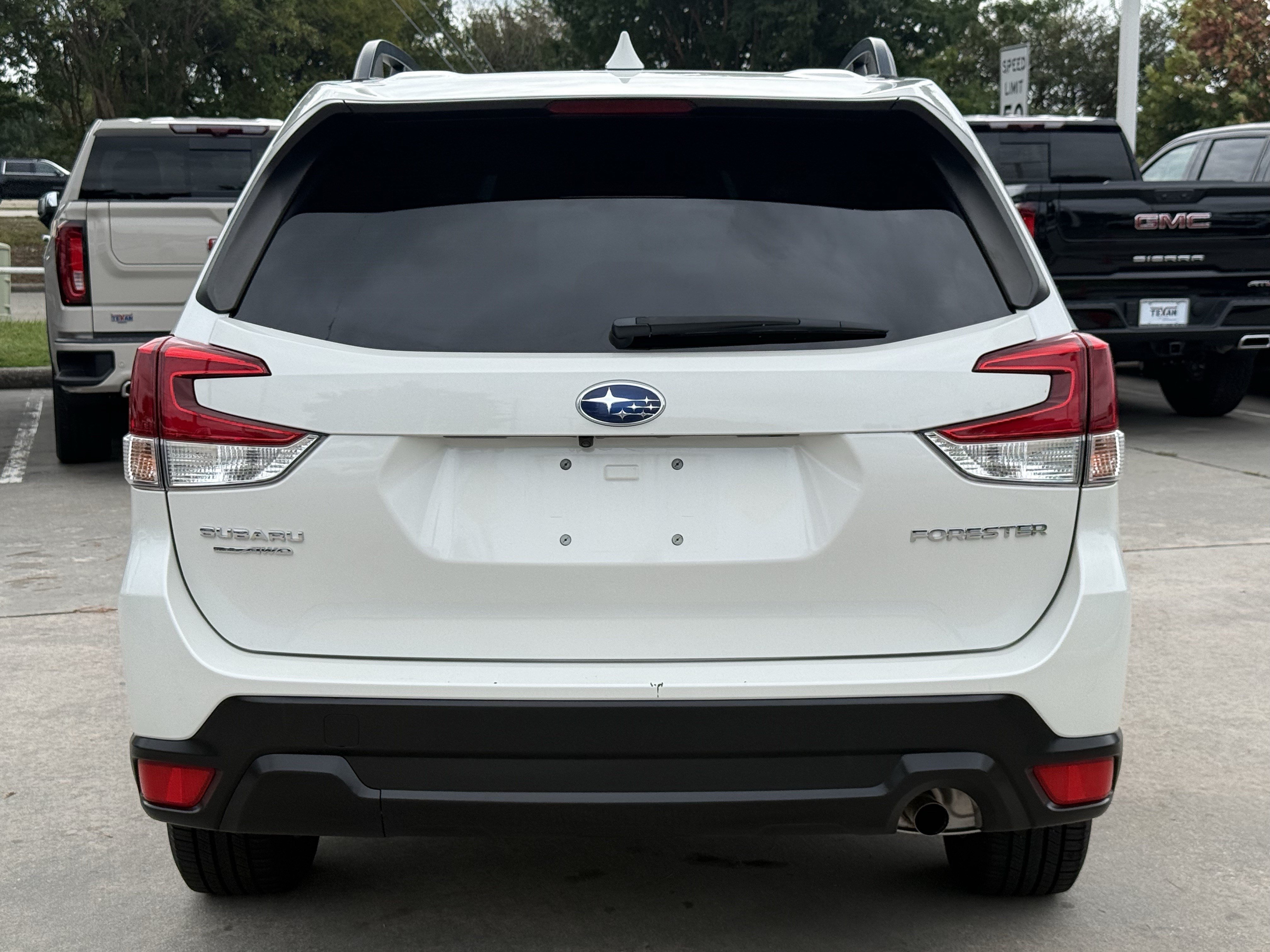 Used 2020 Subaru Forester Premium AWD/4WD image 6