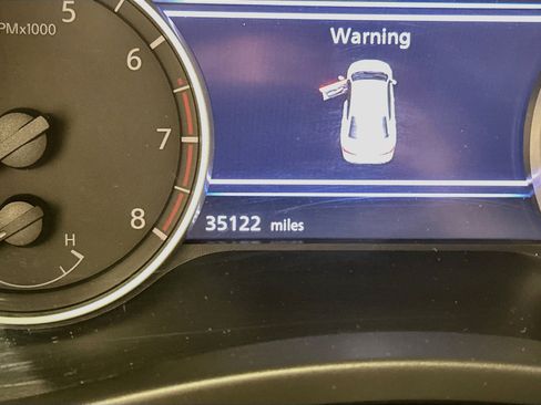 Used 2025 Nissan Sentra SR FWD image 19