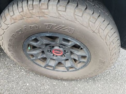 Used 2022 Toyota 4Runner TRD Off-Road Premium w/ TRD Black Wheel Package (TMS) AWD/4WD image 4