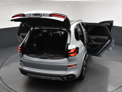 Used 2024 BMW X5 xDrive40i w/ M Sport Package AWD/4WD image 23
