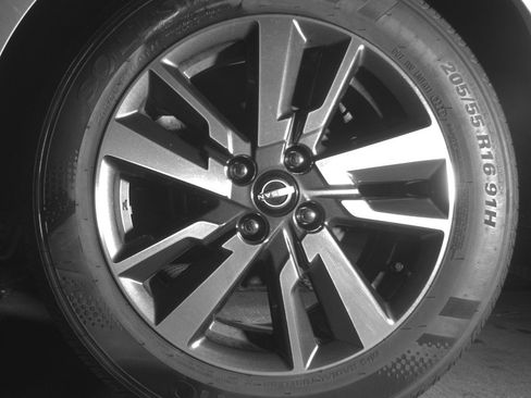 Used 2025 Nissan Versa SV image 13