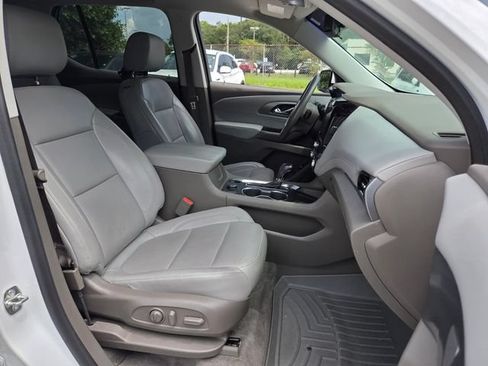 Used 2020 Chevrolet Traverse Premier FWD image 24