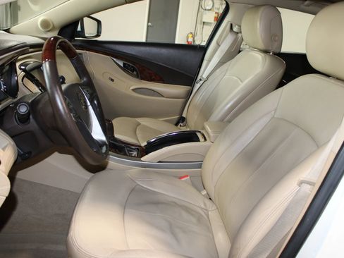 Used 2010 Buick LaCrosse CXL w/ Luxury Package FWD image 22
