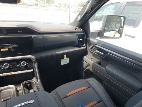 New 2026 GMC Sierra 2500 AT4 w/ AT4 Premium Plus Package AWD/4WD image 16