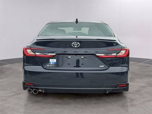 Used 2025 Toyota Camry SE w/ Convenience Package image 5