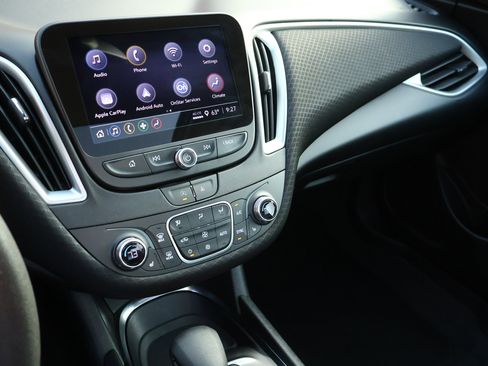 Used 2024 Chevrolet Malibu LT image 17