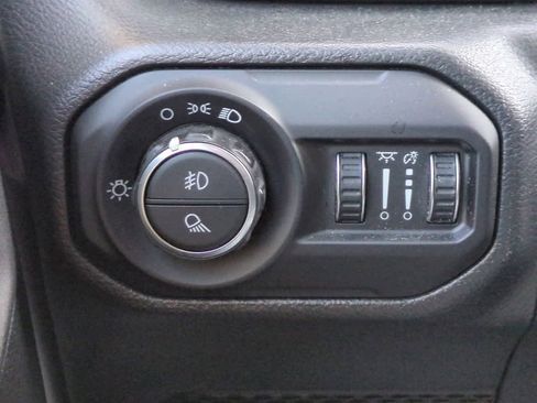 Used 2022 Jeep Gladiator Sport image 18