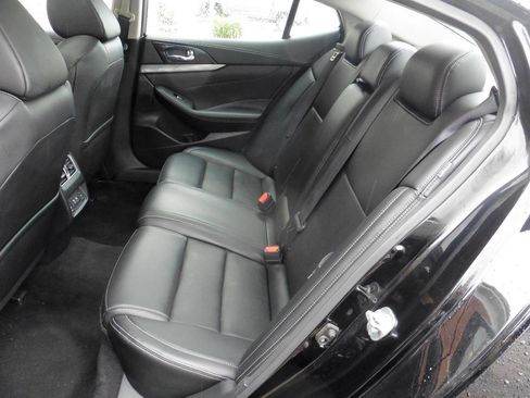 Used 2023 Nissan Maxima SL FWD image 12
