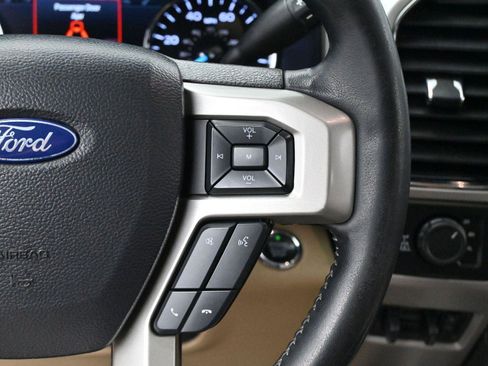 Used 2021 Ford F250 Lariat w/ Lariat Ultimate Package AWD/4WD image 16