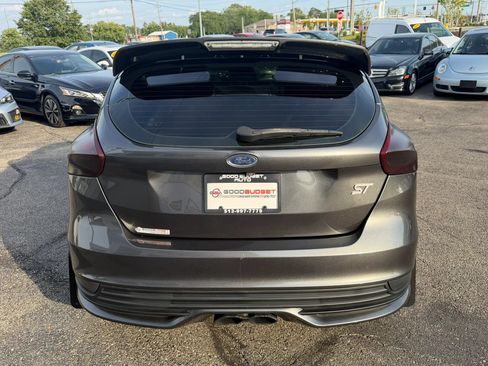 Used 2018 Ford Focus ST FWD image 8
