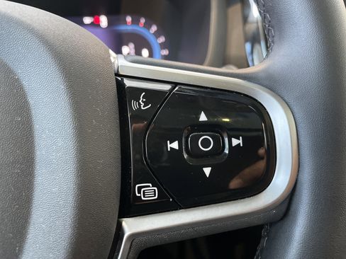 Used 2025 Volvo V60 B5 Cross Country Plus image 37