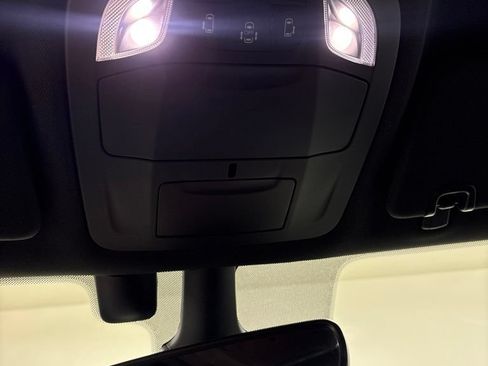 Used 2021 Chrysler Pacifica Touring w/ S Appearance Package FWD image 16