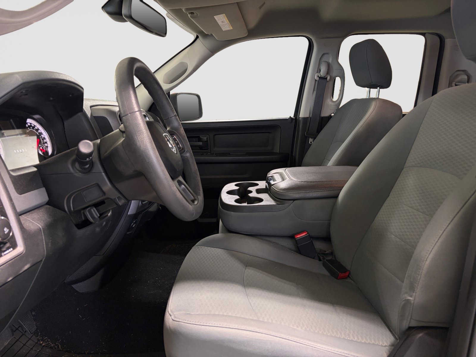 Used 2018 RAM 1500 Express RWD image 11