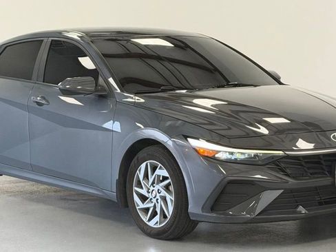 Used 2024 Hyundai Elantra SEL image 6