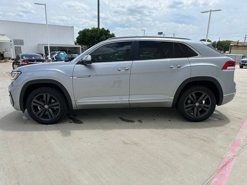 Used 2022 Volkswagen Atlas Cross Sport SEL R-Line AWD/4WD image 5