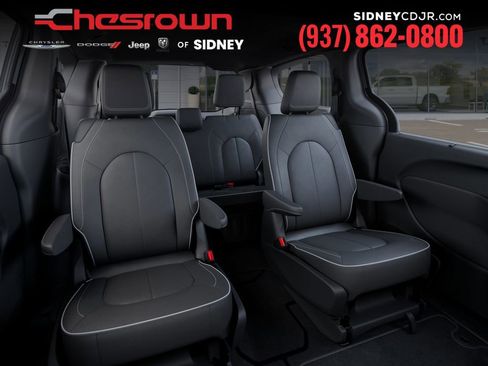 New 2026 Chrysler Pacifica Limited image 15