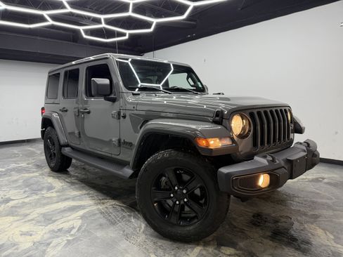 Used 2021 Jeep Wrangler Unlimited Sahara image 6