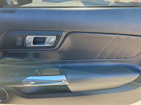 Used 2020 Ford Mustang Premium image 12